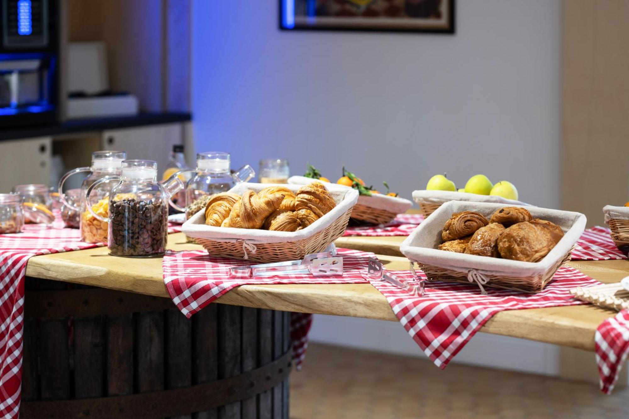 Greet Hotel Châtellerault المظهر الخارجي الصورة