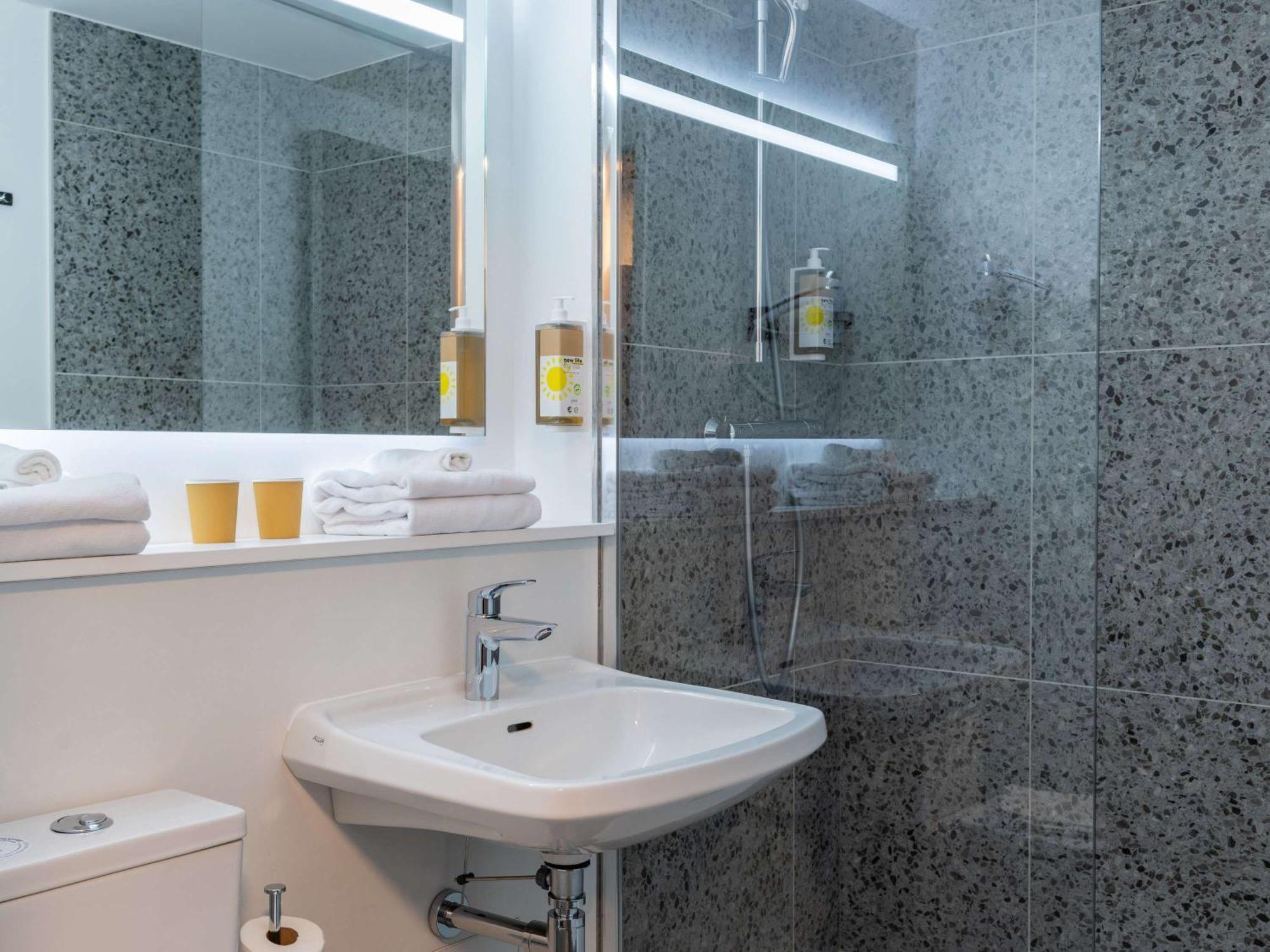 Greet Hotel Châtellerault المظهر الخارجي الصورة