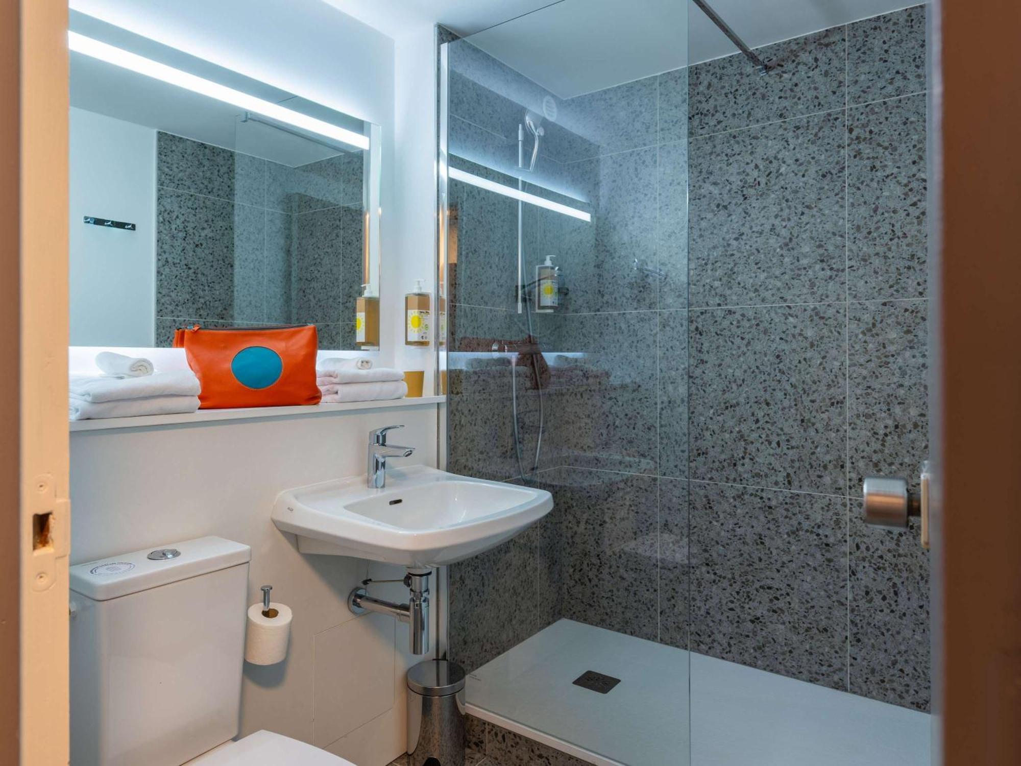 Greet Hotel Châtellerault المظهر الخارجي الصورة